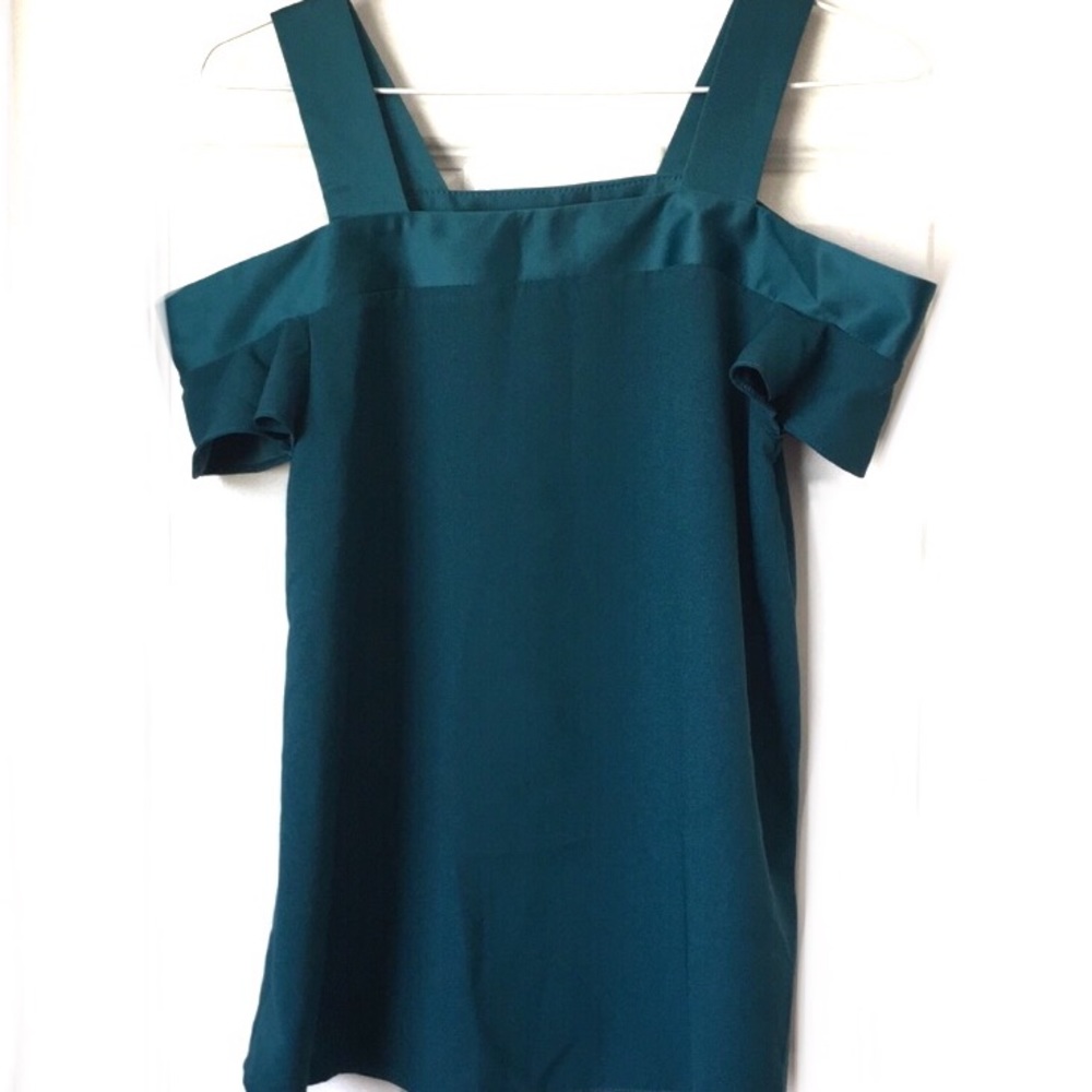 ‼️$5 SALE‼️ Green Cold Shoulder Ruffle Blouse Sz 0